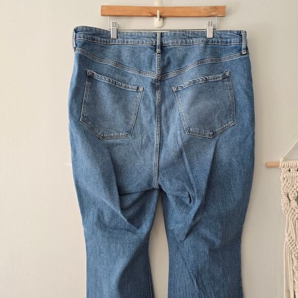EUC Old Navy Super High Rise FLARE Jeans Secret Smooth Pockets Plus Size 18 - Picture 7 of 8